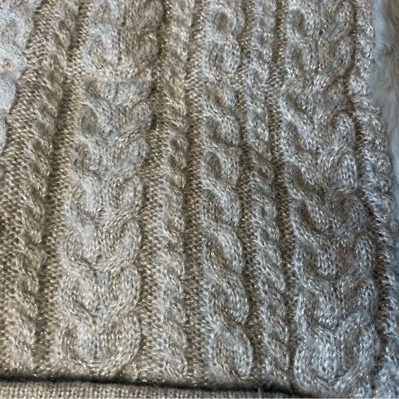 Talbots Wool Blend Cable knit Sweater Vest Faux Fur Metallic  Lining SZ SP - Picture 6 of 16